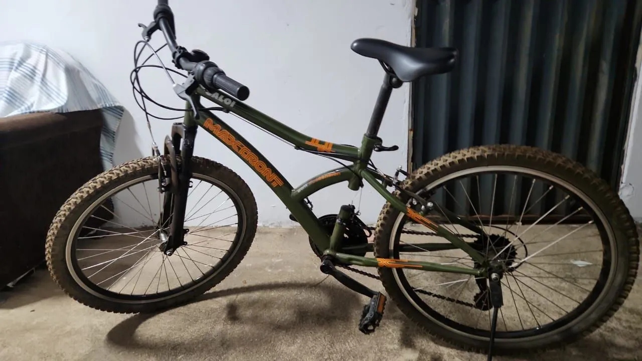 Bicicleta caloi aro 26 muito nova