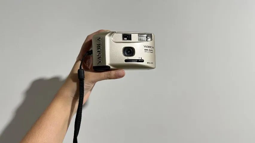 Câmera analógica Yashica BRISA direct flash - Foto 3