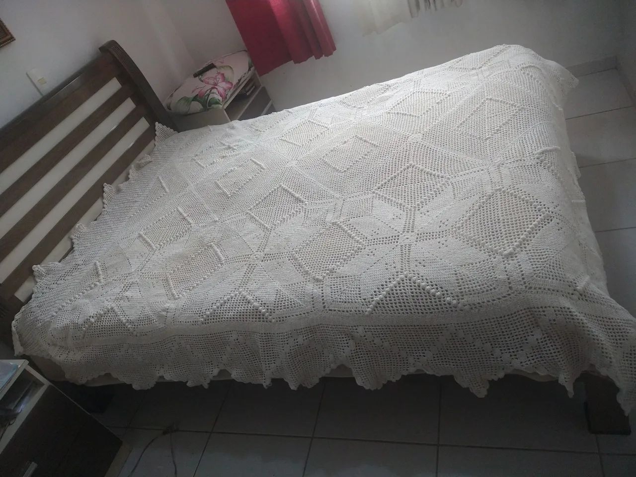 Cobertor de crochê branco artesanal - Foto 2