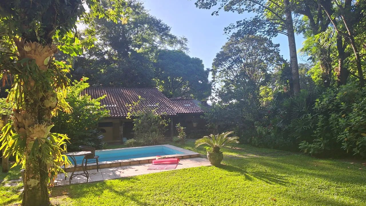 Linda Casa na floresta