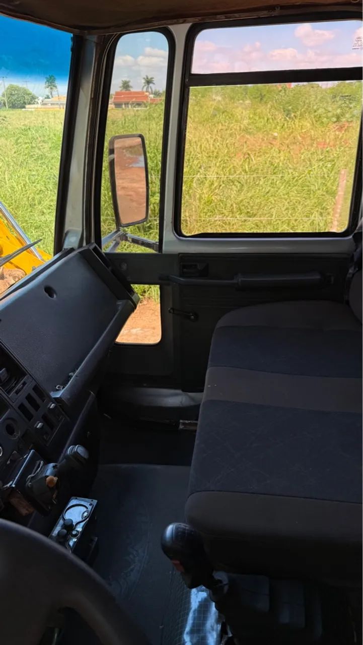 Vendo Cargo 2422 6x2 2010 - Foto 2