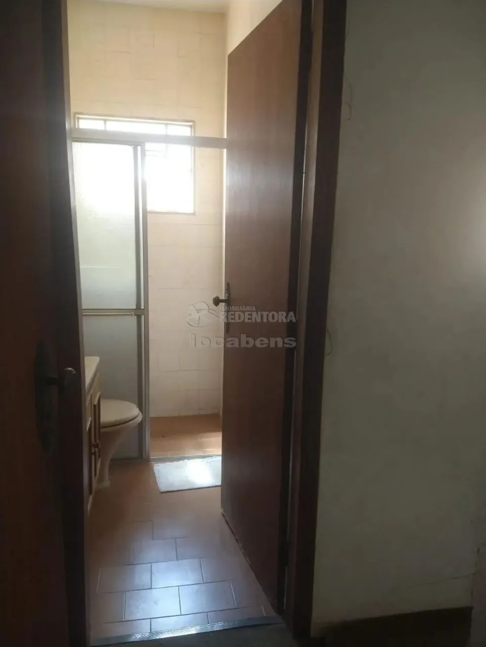 Casa localizada no Jardim Aeroporto com 03 dormitórios e 04 vagas de garagem. - Foto 5