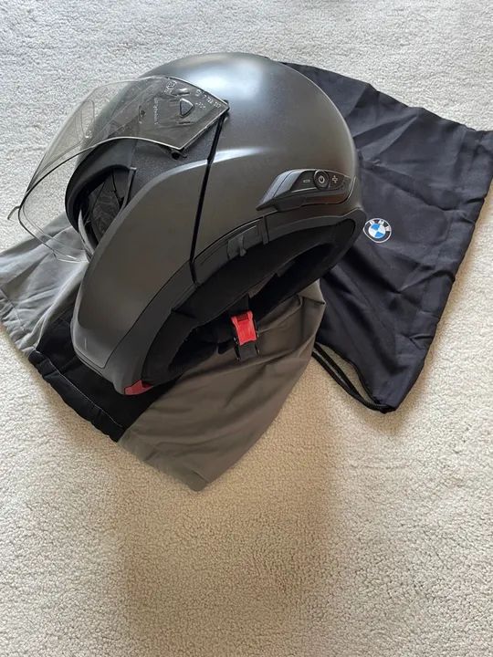 capacete bmw system 6 , escamoteável com intercomunicador, viseira dupla fumê, preto