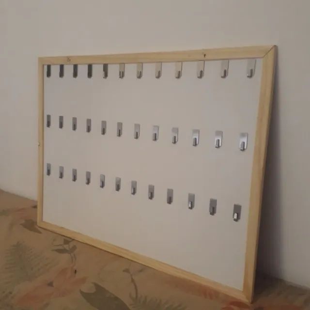 Quadro Expositor Bijuterias Brincos Pulseiras Colar Correntes Pingentes Chaveiros e chaves