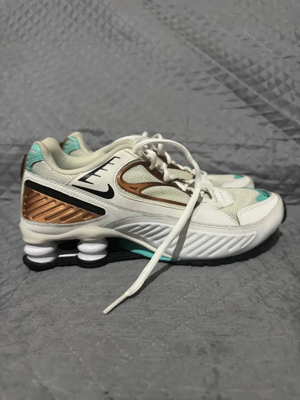 Nike Shox Branco Com Dourado Nike Shox Branco E Dourado Usado