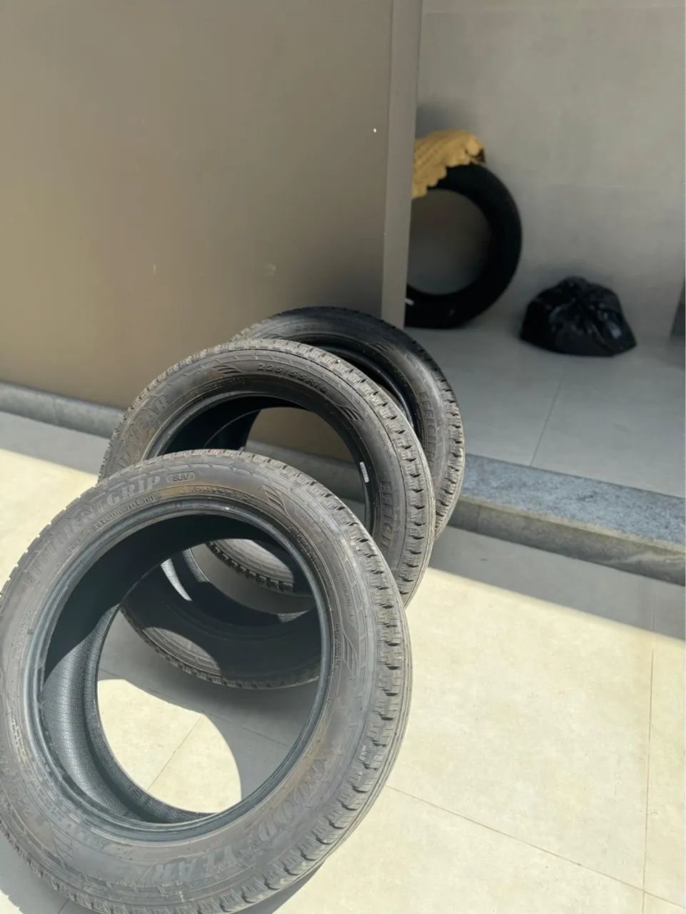 4 Pneus Goodyear Aro 18 EfficientGrip SUV 225/55R18 - Foto 2
