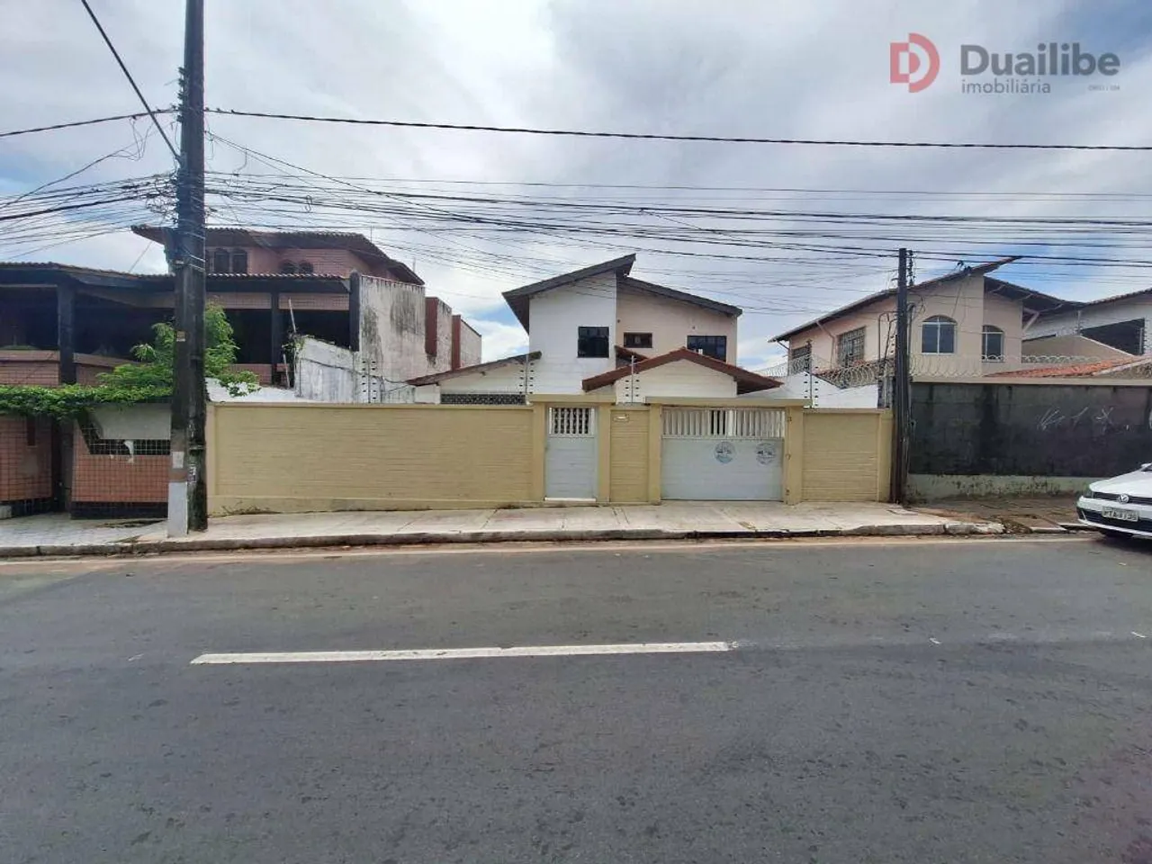 Excelente casa (fins comerciais) na principal avenida do COHAFUMA para locação por R$ 5.50
