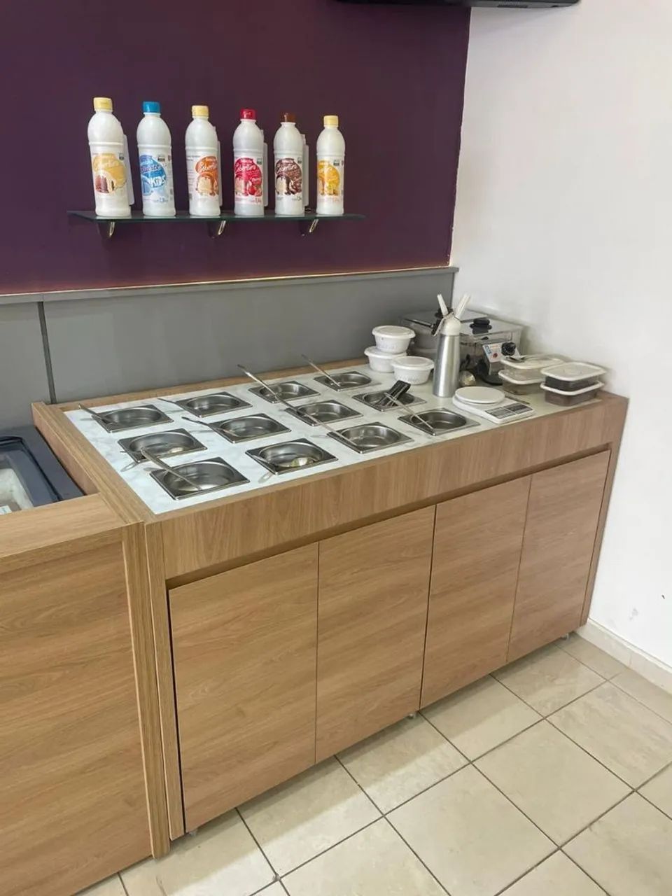 Ilha de condimentos para açai 