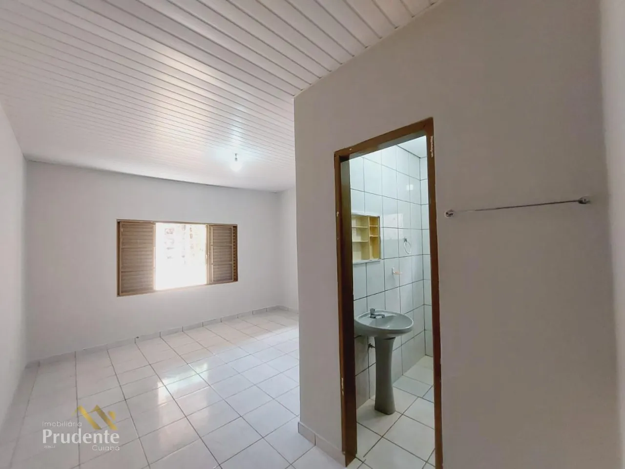 Casa para Locação em Cuiabá, Morada da Serra, 4 dormitórios, 1 suíte, 2 banheiros, 3 vagas