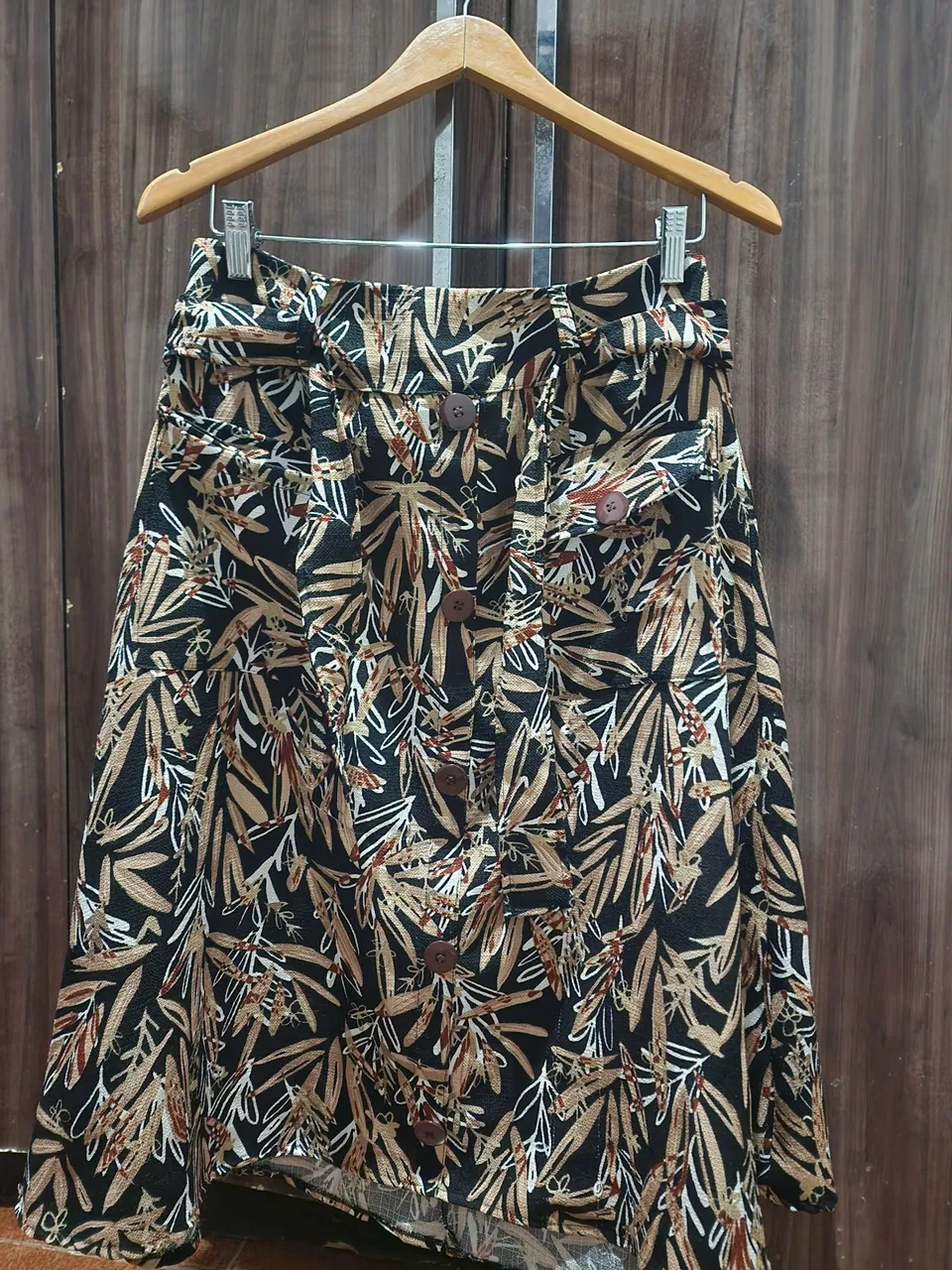 Saia Midi Estampada com Botões