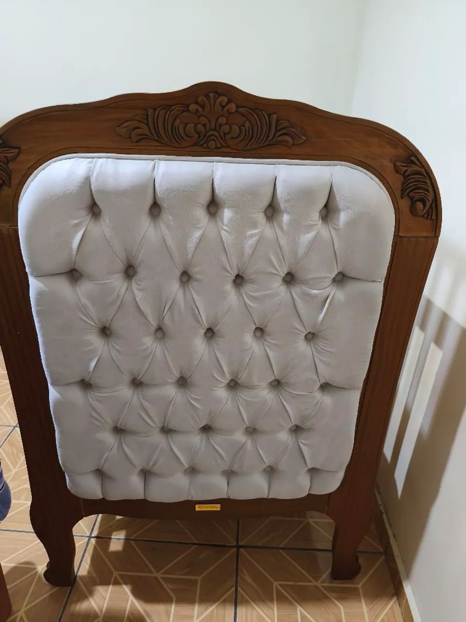 Berço Cama Luis XVII Capitonê - Mel Antique - Foto 3