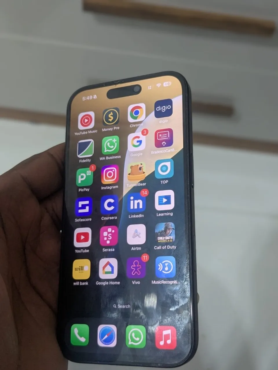 iPhone 16 à venda
