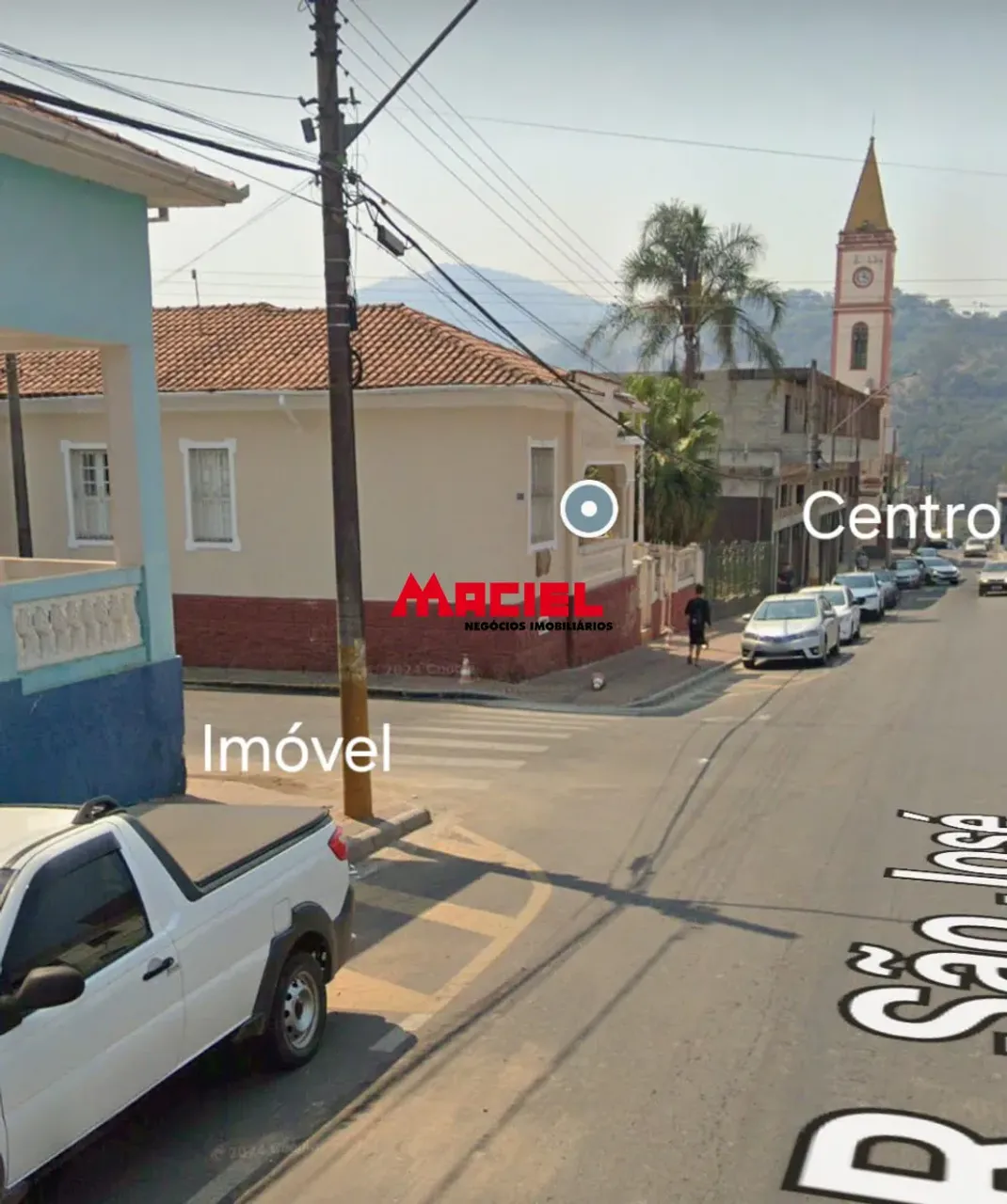 CASA DE ESQUINA EM CONCEIÇÃO DOS OUROS EM MINAS GERAIS, 03 DORMITORIOS, 02 SALAS, 01 SALA