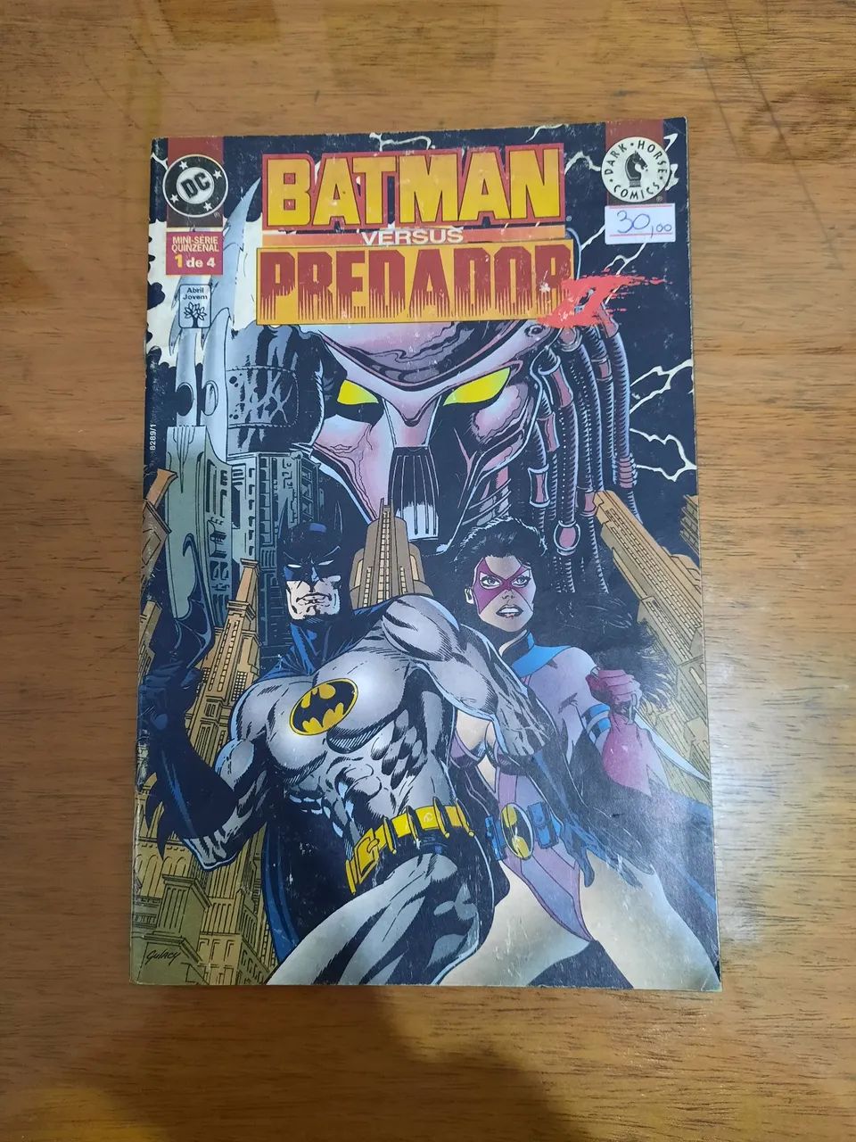 HQ- Batman vs Predador-DC