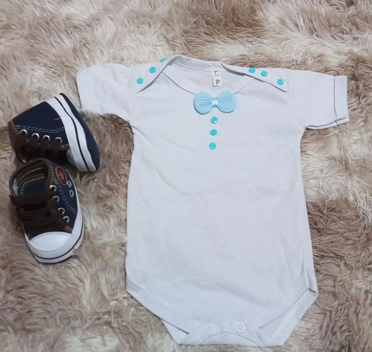 Short-sleeve bodysuit