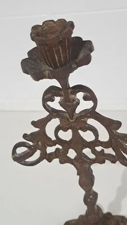 Castiçal super antigo em bronze maciço uma vela no estado - Foto 3