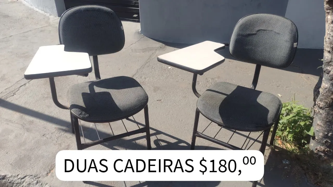 2 Cadeiras de Escritório com Prancheta - Ótimo Preço!