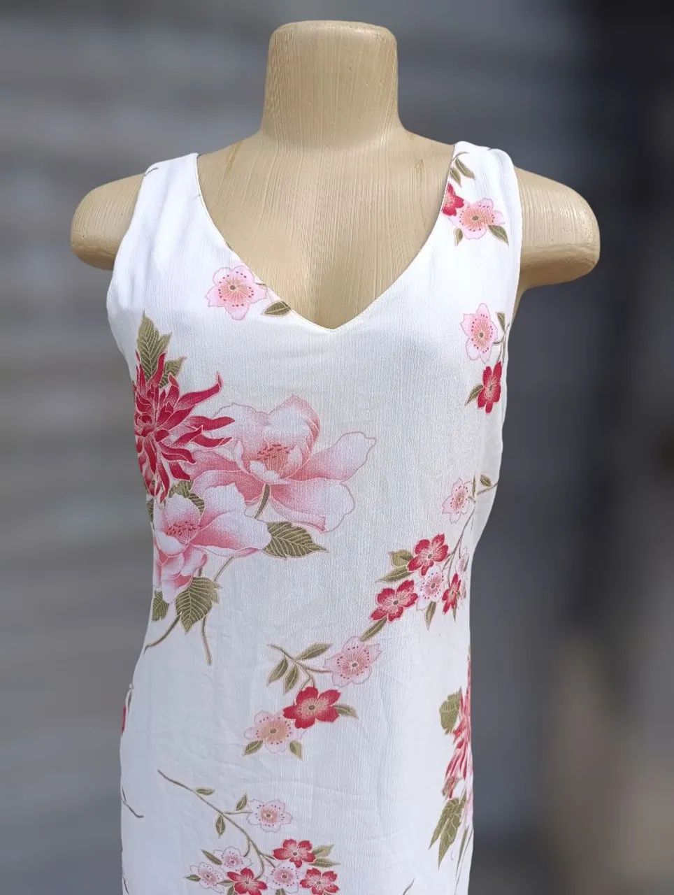 Vestido longo floral branco lindíssimo - Foto 3