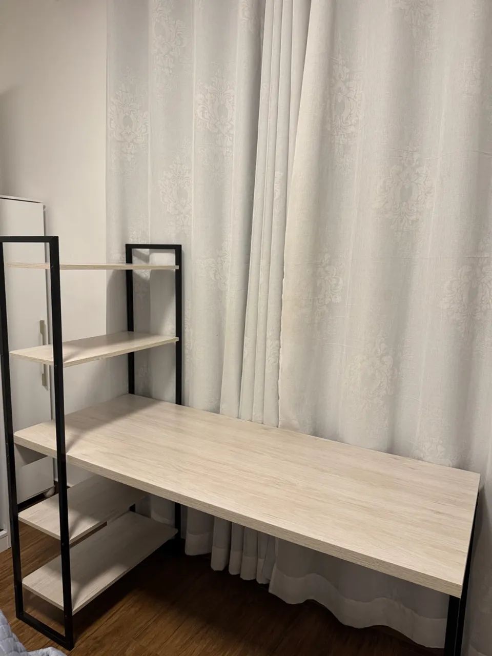 Used Excellent Desk with Side Shelf63824088902145120