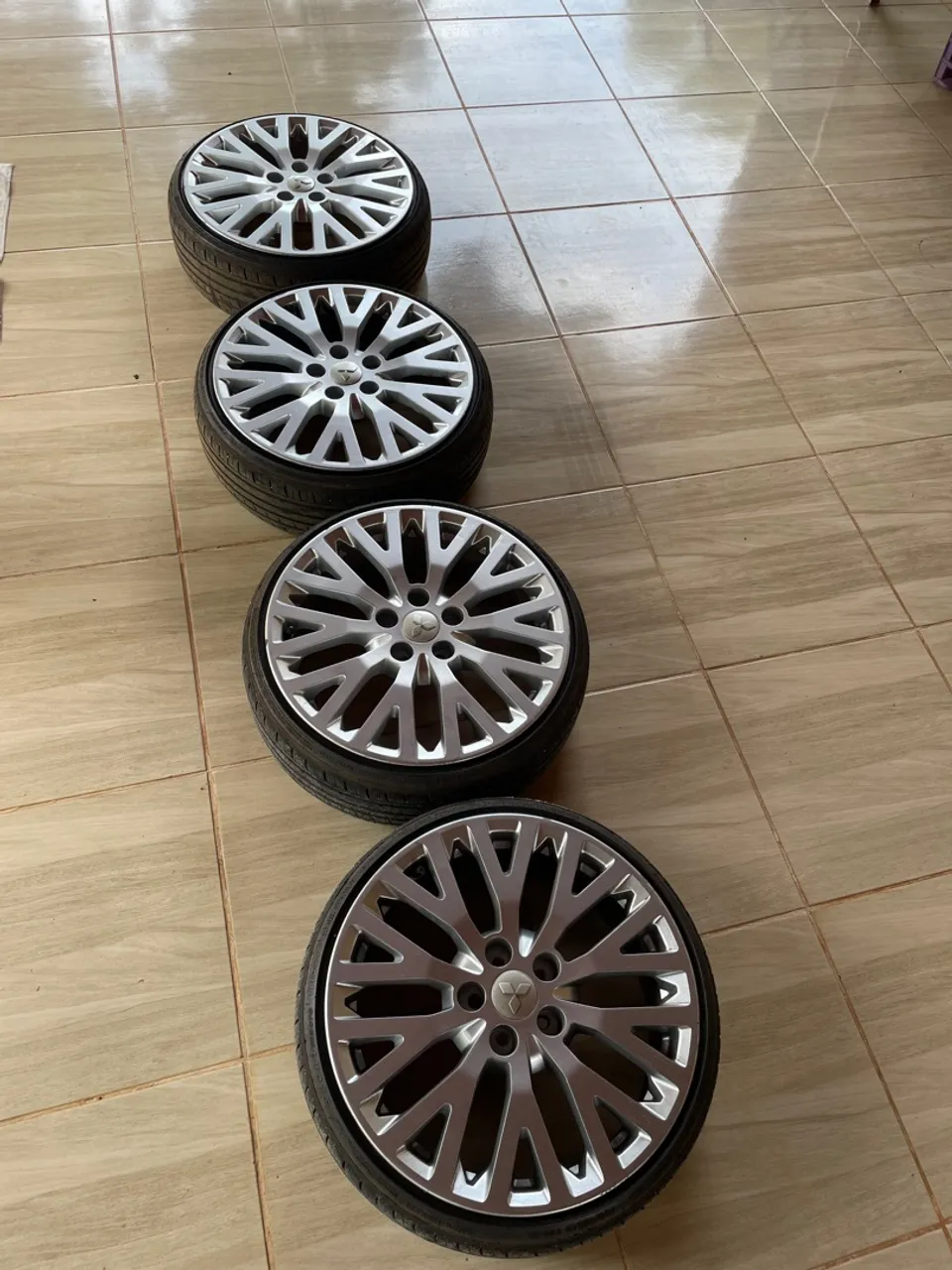 Jogo de Rodas Aro 18 Mitsubishi Lancer 2019