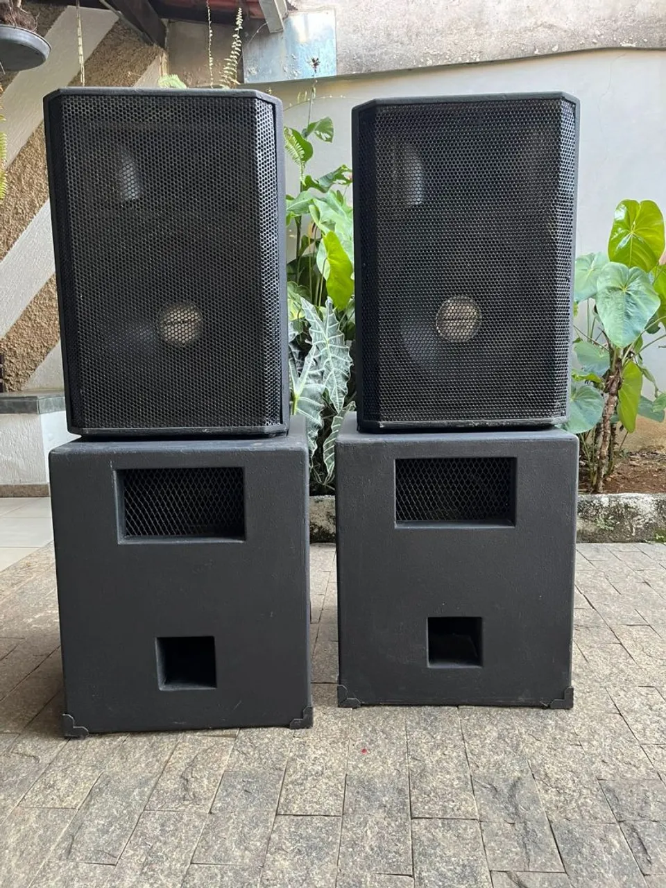 VENDO 2 PARES CXS NEDIAS E ALTAS TOP /SOM ÍMPAR