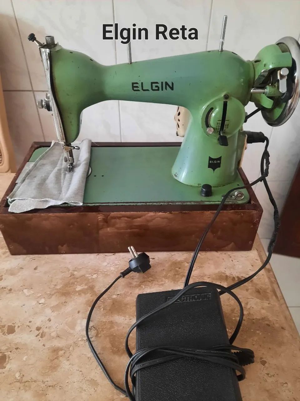 Máquina de Costura Elgin  - Foto 2