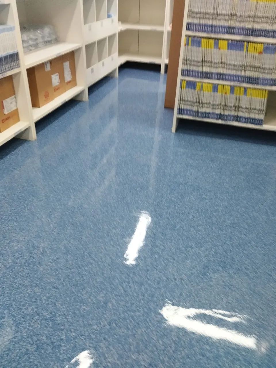 Limpeza de Paviflex Vinílico Epóxi e outros. - Foto 3
