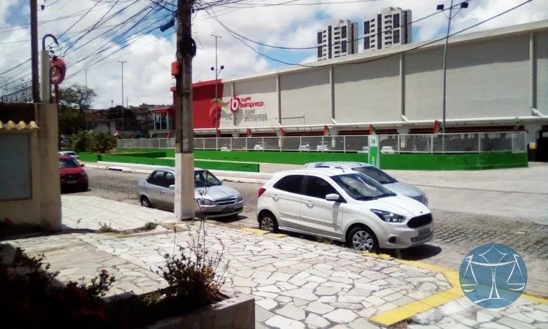 CASA PARA FINS COMERCIAIS NO BARRO VERMELHO - Foto 4