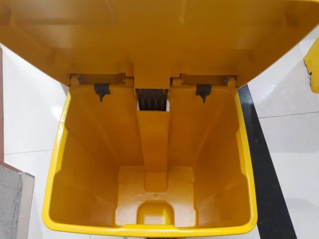 Lixeira De 60l Com Pedal E Tampa Basculante  Jsn - Foto 2