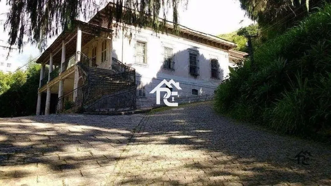 Terreno à venda, 9000 m² por R$ 9.995.000,00 - Centro - Petrópolis/RJ
