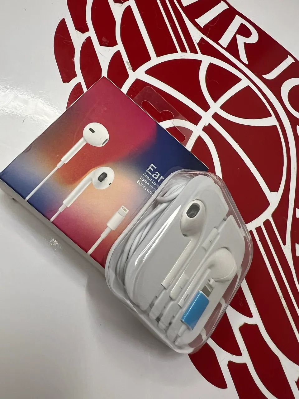 Fone de Ouvido Com Fio Branco Estereo  Microfone Controle de Volume P2  Iphone  - Foto 5