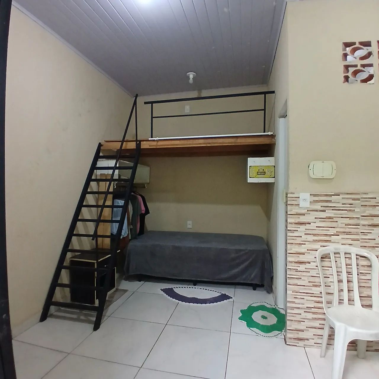Ktinete quarto  individual para homens 
