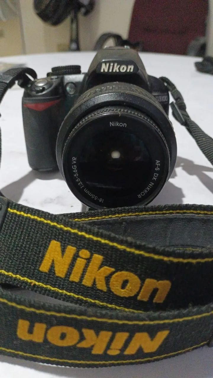 máquina fotográfica D3100 MARCA NIKON
