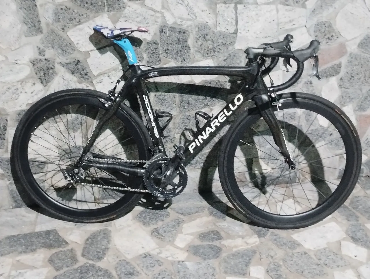 Speed Pinarello Dogma, Fibra de carbono.