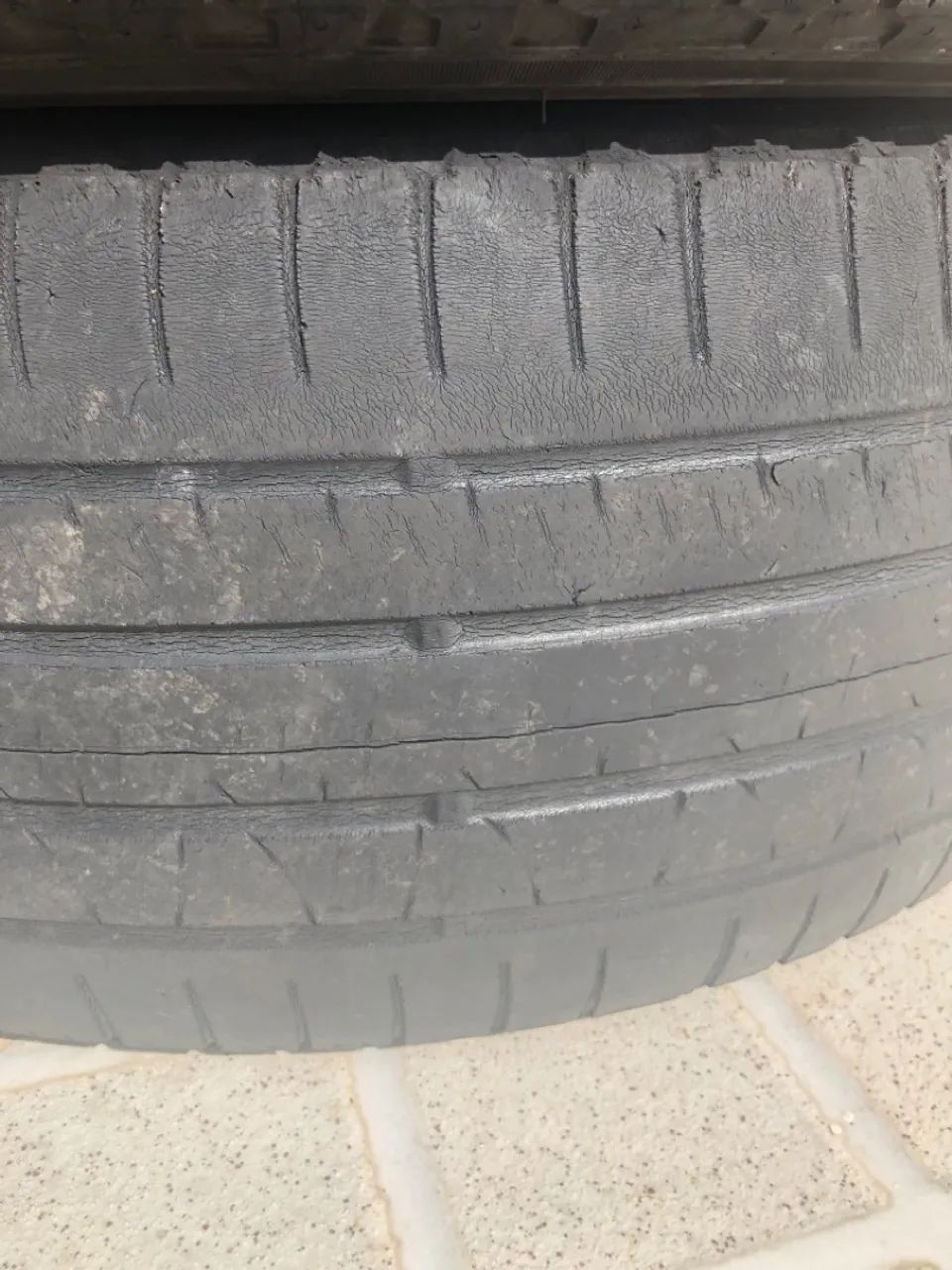 4 Pneus Pirelli usados aro 18 - Foto 3