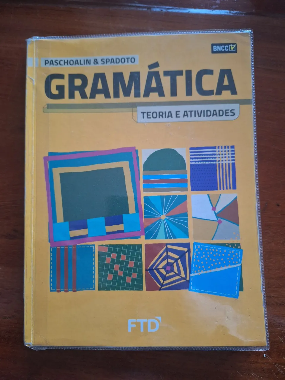 Gramática e livro de filosofia atitude filosofica