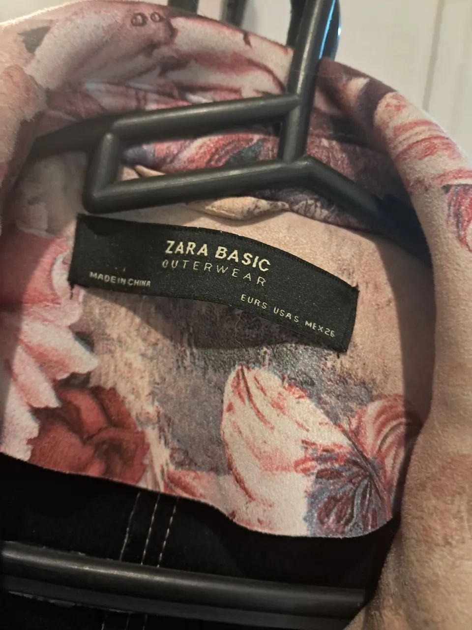 Jaqueta biker camurça floral ZARA - Foto 3