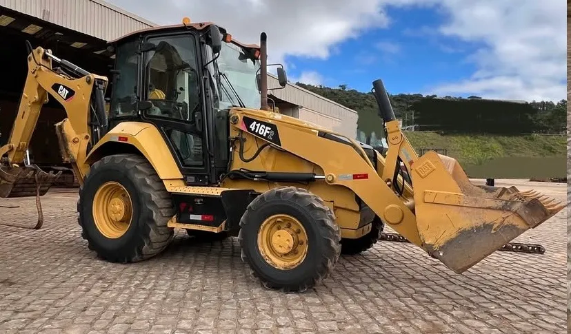Retroescavadeira Caterpillar 416F2 à venda