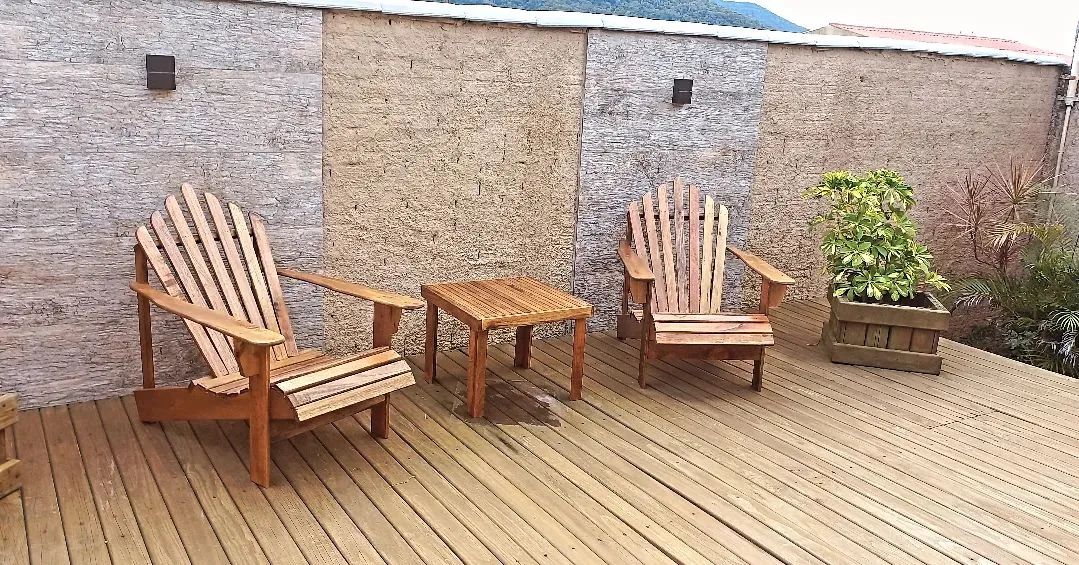 Cadeiras e mesinha de Madeira para Área Externa - Foto 2