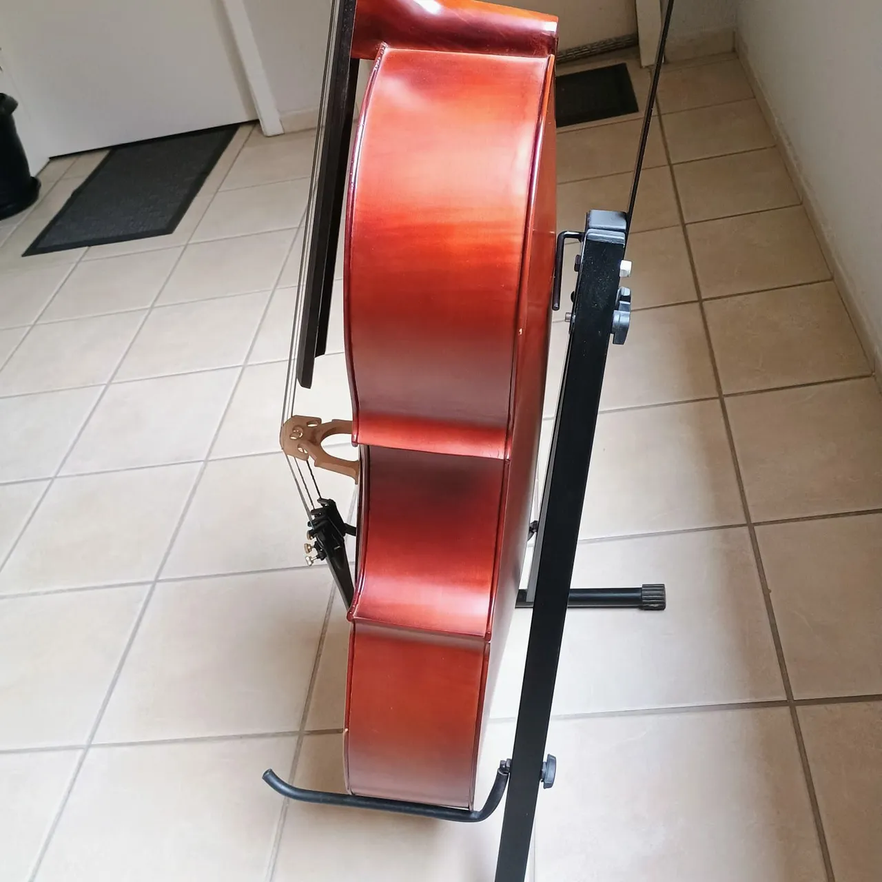 Violoncelo semi novo com Suporte