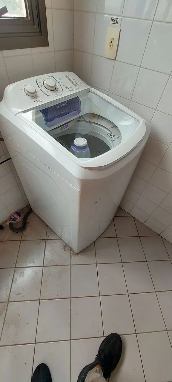 Vendo máquina Electrolux 12kg 