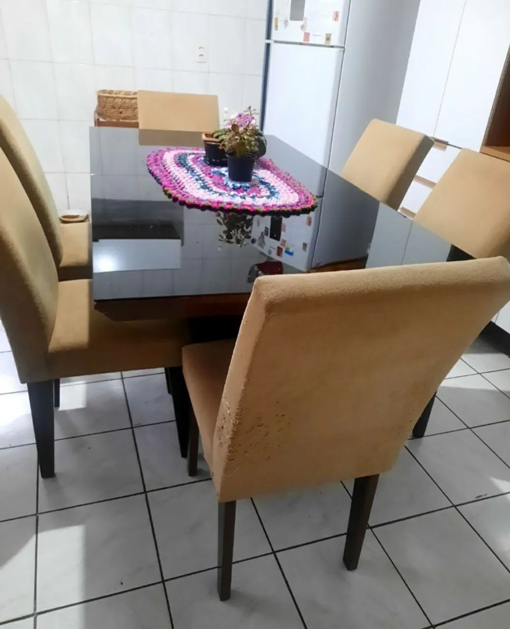 Mesa grande com 6 cadeiras