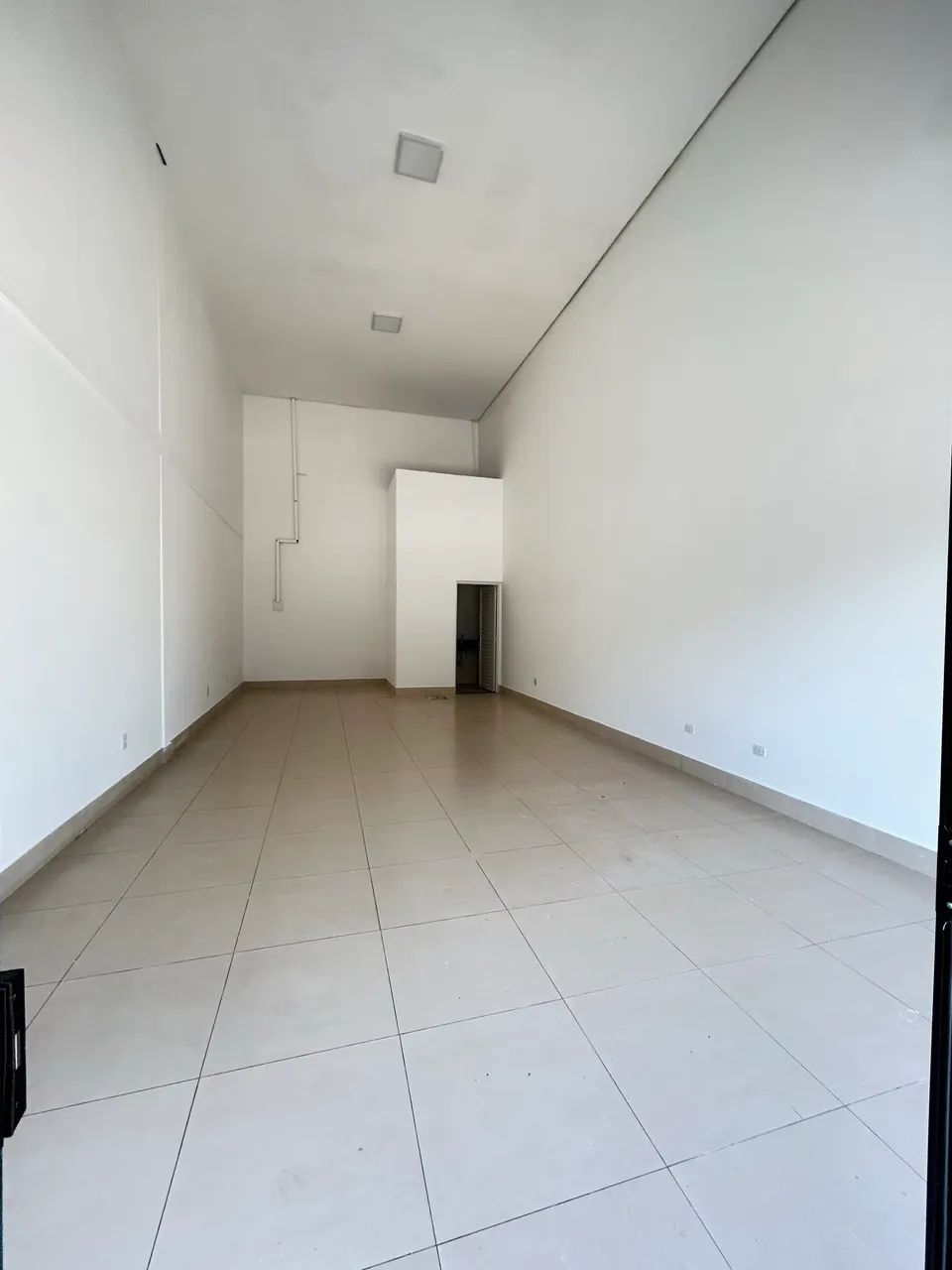 Sala Comercial 55m² - Pé Direito 6m no conjunto Riviera em Goiânia  - Foto 4