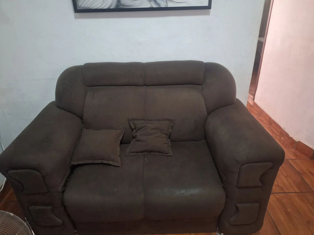 Sofa 2 e 3 lugares muito bom - Foto 4