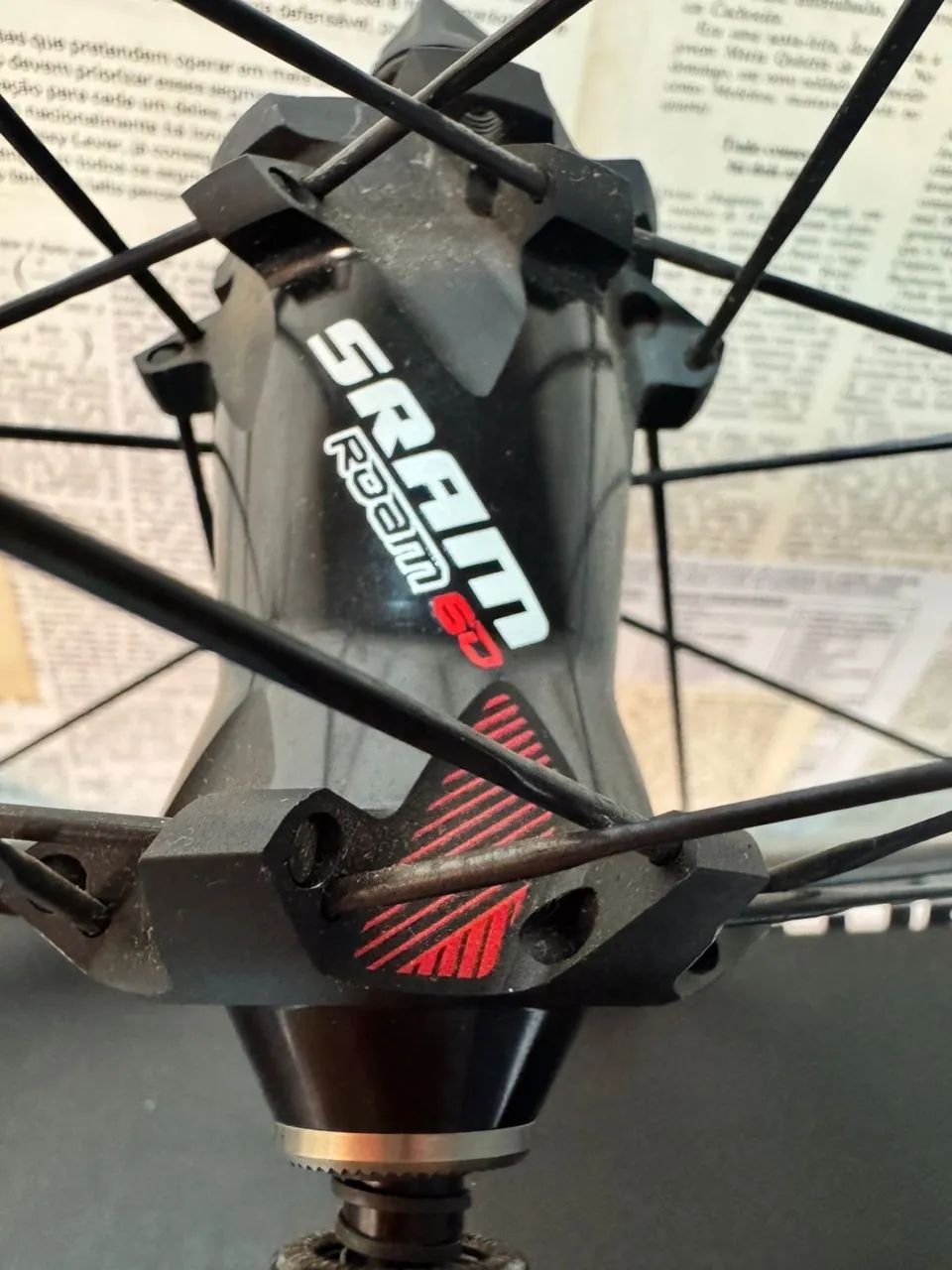 Roda carbono Mtb dianteira eixo blocagem - Foto 5