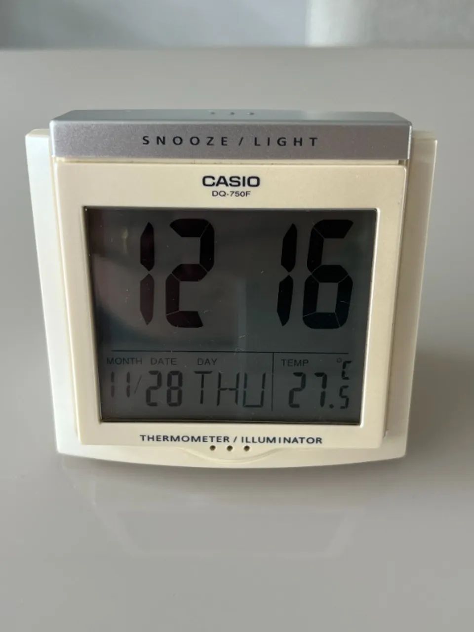 Relógio Casio -  DQ-750F - Despertador e Termômetro - Branco