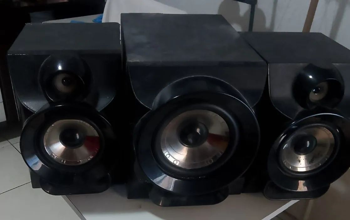 Caxia de som é só as caixas