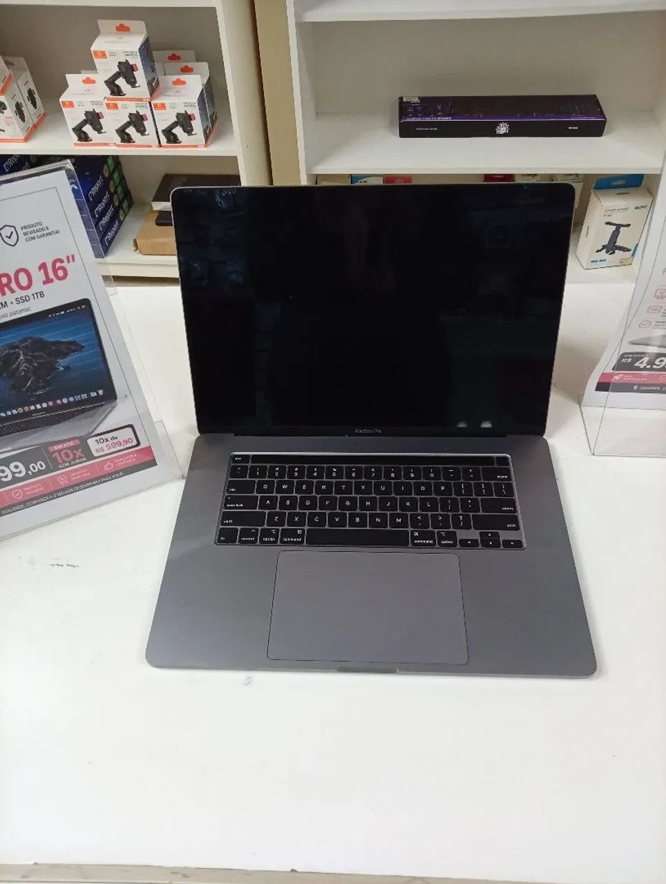 MacBook pro 16