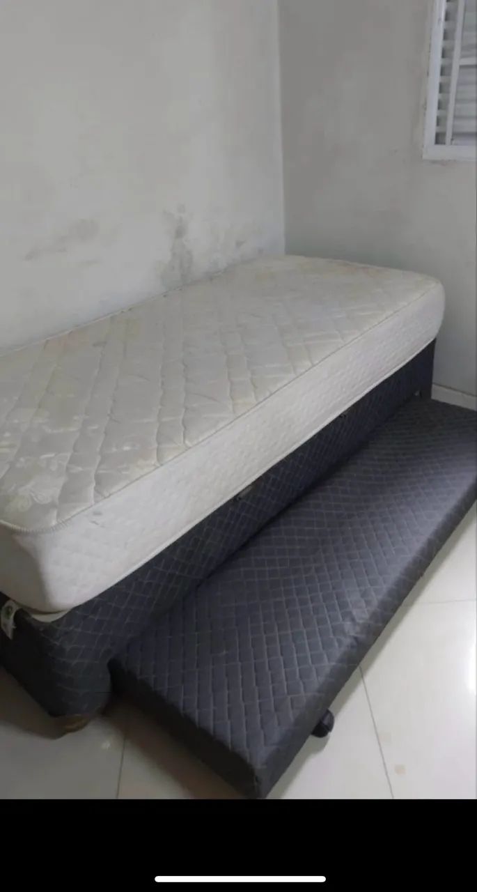 Cama de solteiro com baú + cama auxiliar 
