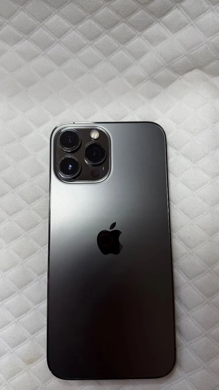 iPhone 3 pro Max R$2.300 no pix 